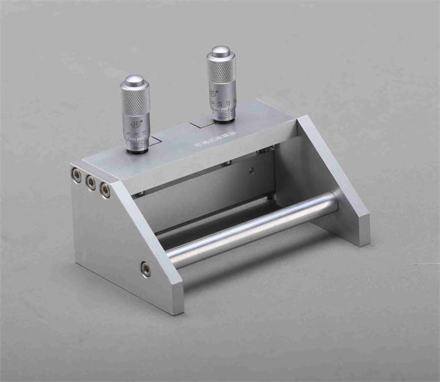 Adjustable applicator