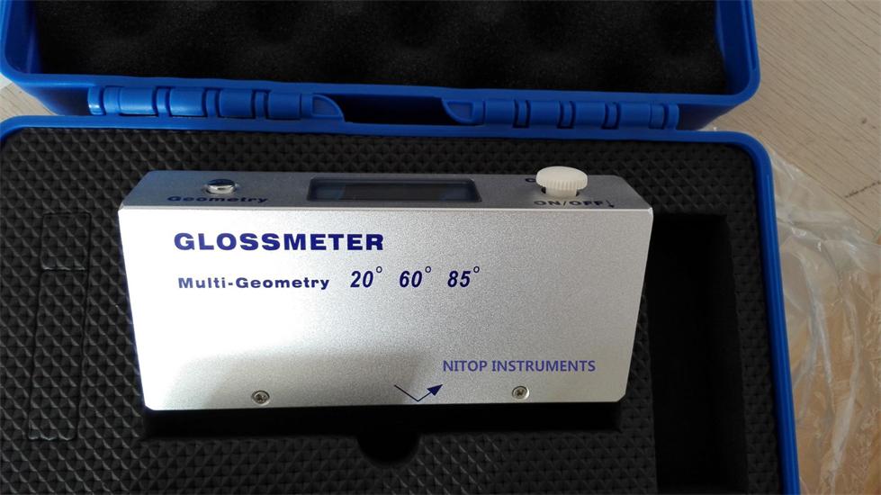 Tri-Gloss meter